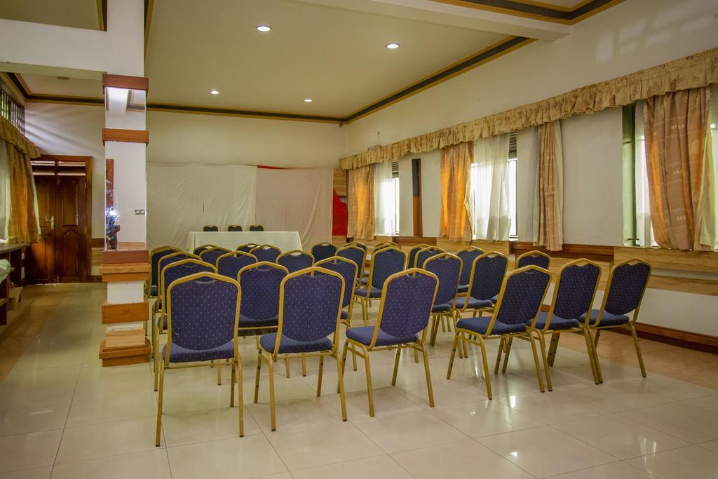 Mbarara Grand Holiday International Hotel מראה חיצוני תמונה